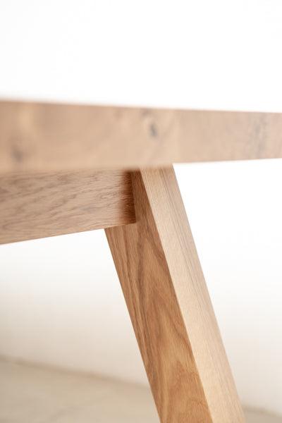 Scandinavian dining table - detail